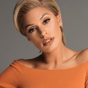 Women's Lexy Short Hair Synthetic Blend Wavy Lace Front Wigs